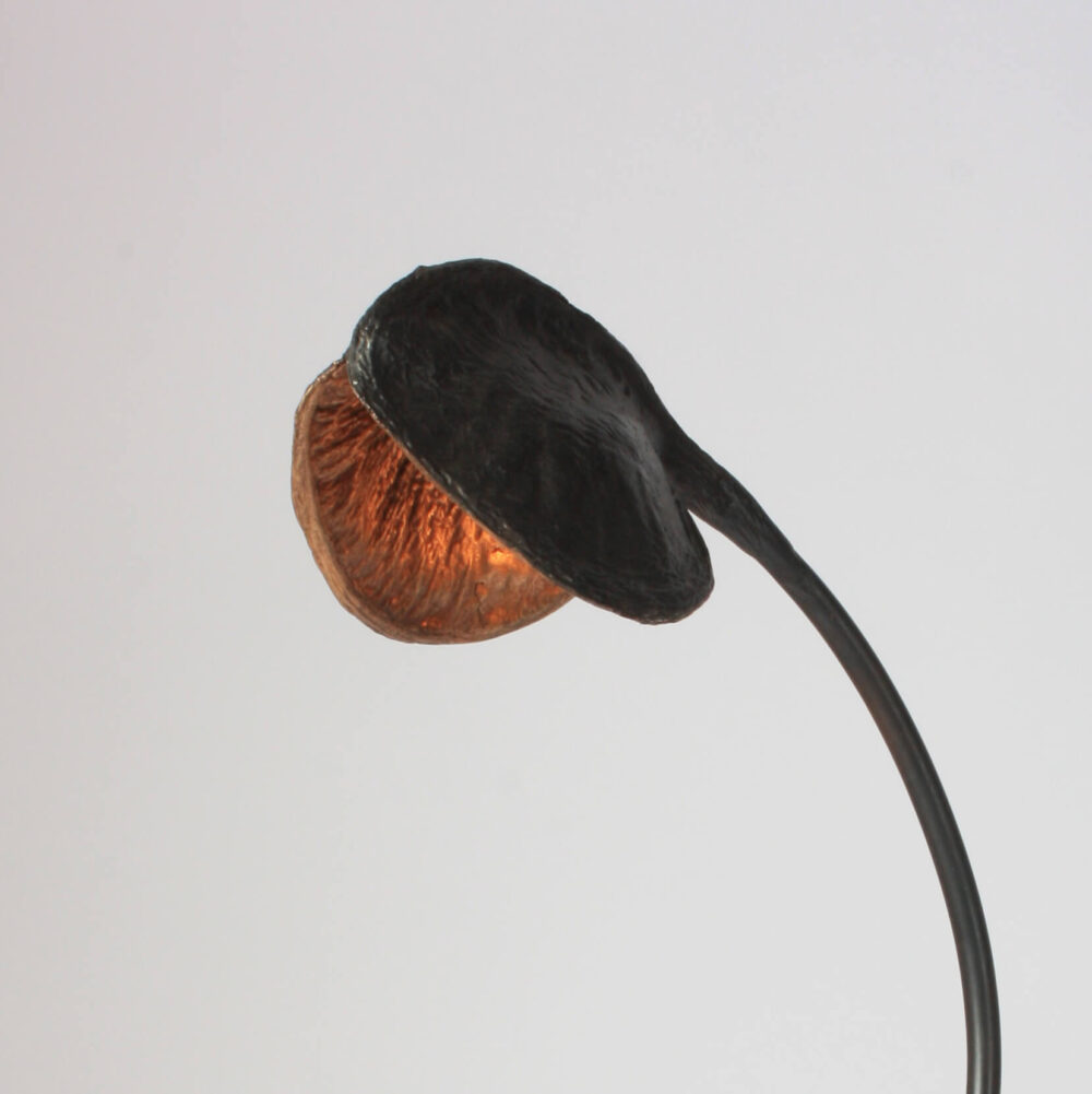 lampe en bronze réalisée par didier frère de l'atelier entourage